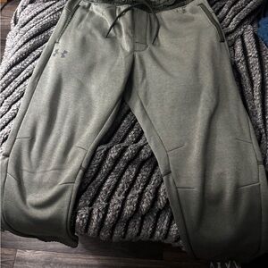 Under Armour Men's Forest Green Joggers